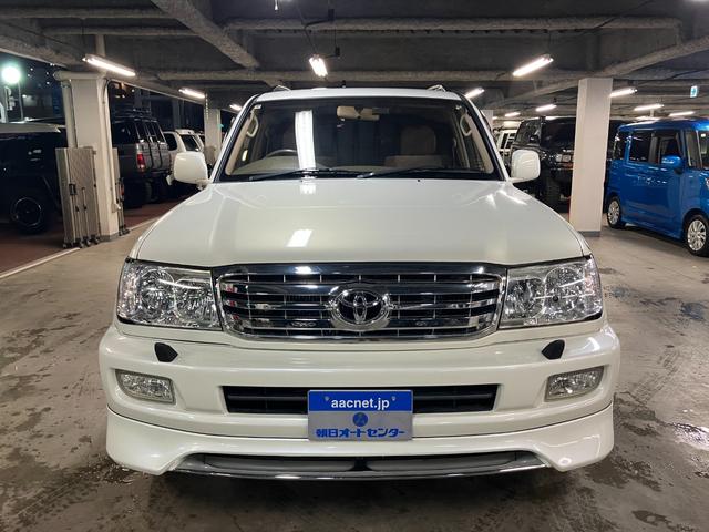 ランドクルーザー１００ ＶＸリミテッド　ディーゼルターボ　フジツボ２本出しマフラー　純正１６インチＡＷ　背面タイヤ　アルパインナビ　バックカメラ　クルーズコントロール　ＬＥＤヘッド　ＬＥＤフォグ　コムテックドラレコ　キーレス　タイベル交換済（3枚目）