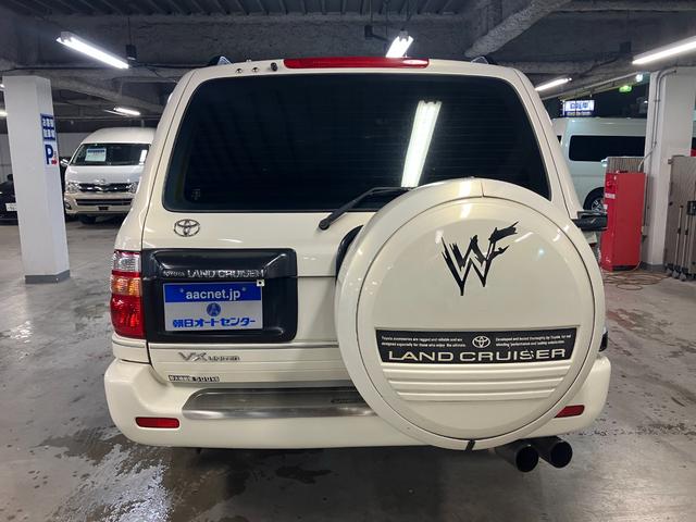 ランドクルーザー１００ ＶＸリミテッド　ディーゼルターボ　フジツボ２本出しマフラー　純正１６インチＡＷ　背面タイヤ　アルパインナビ　バックカメラ　クルーズコントロール　ＬＥＤヘッド　ＬＥＤフォグ　コムテックドラレコ　キーレス　タイベル交換済（8枚目）