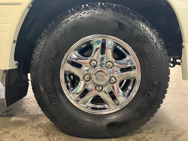 ランドクルーザー１００ ＶＸリミテッド　ディーゼルターボ　フジツボ２本出しマフラー　純正１６インチＡＷ　背面タイヤ　アルパインナビ　バックカメラ　クルーズコントロール　ＬＥＤヘッド　ＬＥＤフォグ　コムテックドラレコ　キーレス　タイベル交換済（15枚目）