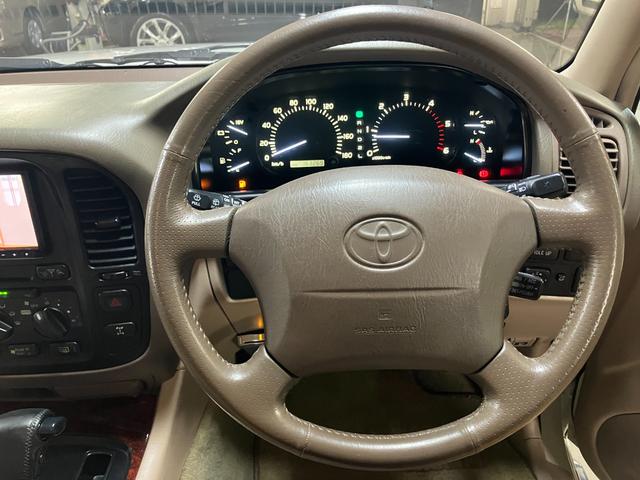 ランドクルーザー１００ ＶＸリミテッド　ディーゼルターボ　フジツボ２本出しマフラー　純正１６インチＡＷ　背面タイヤ　アルパインナビ　バックカメラ　クルーズコントロール　ＬＥＤヘッド　ＬＥＤフォグ　コムテックドラレコ　キーレス　タイベル交換済（27枚目）