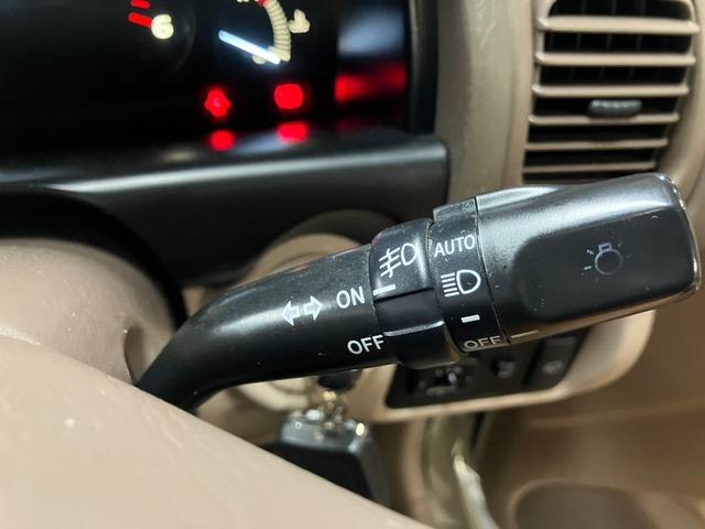 ランドクルーザー１００ ＶＸリミテッド　ディーゼルターボ　フジツボ２本出しマフラー　純正１６インチＡＷ　背面タイヤ　アルパインナビ　バックカメラ　クルーズコントロール　ＬＥＤヘッド　ＬＥＤフォグ　コムテックドラレコ　キーレス　タイベル交換済（29枚目）