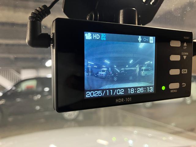 ランドクルーザー１００ ＶＸリミテッド　ディーゼルターボ　フジツボ２本出しマフラー　純正１６インチＡＷ　背面タイヤ　アルパインナビ　バックカメラ　クルーズコントロール　ＬＥＤヘッド　ＬＥＤフォグ　コムテックドラレコ　キーレス　タイベル交換済（39枚目）