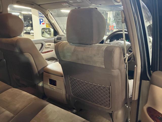 ランドクルーザー１００ ＶＸリミテッド　ディーゼルターボ　フジツボ２本出しマフラー　純正１６インチＡＷ　背面タイヤ　アルパインナビ　バックカメラ　クルーズコントロール　ＬＥＤヘッド　ＬＥＤフォグ　コムテックドラレコ　キーレス　タイベル交換済（44枚目）