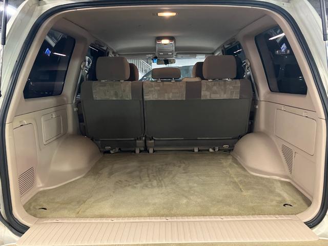 ランドクルーザー１００ ＶＸリミテッド　ディーゼルターボ　フジツボ２本出しマフラー　純正１６インチＡＷ　背面タイヤ　アルパインナビ　バックカメラ　クルーズコントロール　ＬＥＤヘッド　ＬＥＤフォグ　コムテックドラレコ　キーレス　タイベル交換済（48枚目）