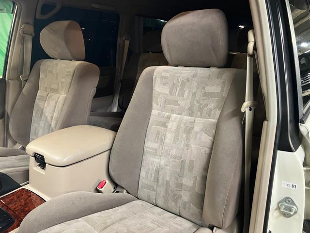 ランドクルーザー１００ ＶＸリミテッド　ディーゼルターボ　フジツボ２本出しマフラー　純正１６インチＡＷ　背面タイヤ　アルパインナビ　バックカメラ　クルーズコントロール　ＬＥＤヘッド　ＬＥＤフォグ　コムテックドラレコ　キーレス　タイベル交換済（50枚目）