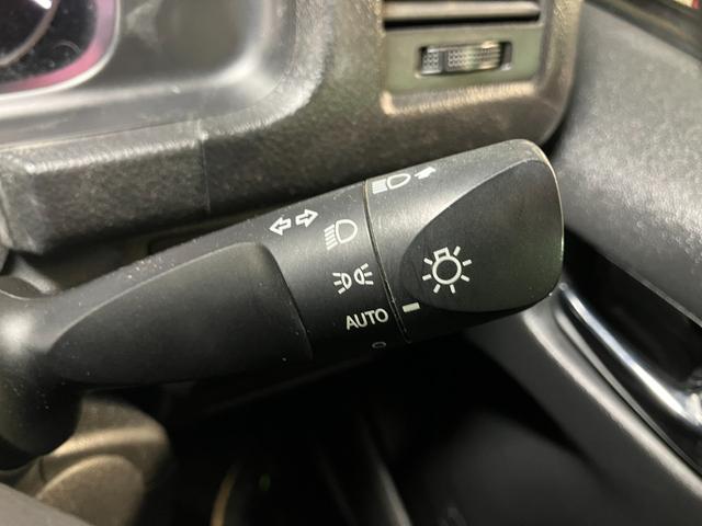 ハイエースワゴン グランドキャビン 後期モデル ハイルーフ 10人乗り パワースライドドア 純正ナビTV バックカメラ LEDヘッド LEDフォグ プッシュスタート ドラレコ ETC Wエアコン 送迎(27枚目)