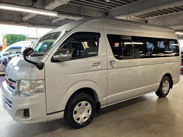 ハイエースワゴン グランドキャビン　ハイルーフ　４ＷＤ　１０人乗り　Ｗエアコン　電格ミラー　イージークローザードア　小窓　ドラレコ　キーレス（5枚目）
