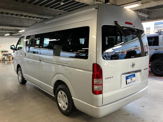 ハイエースワゴン グランドキャビン　ハイルーフ　４ＷＤ　１０人乗り　Ｗエアコン　電格ミラー　イージークローザードア　小窓　ドラレコ　キーレス（7枚目）