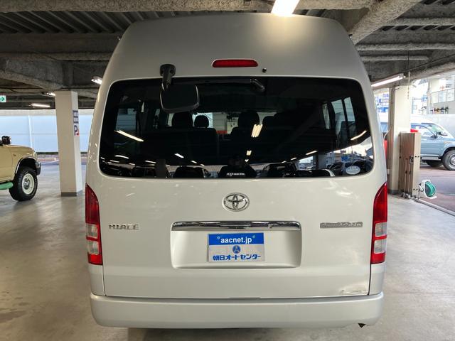 ハイエースワゴン グランドキャビン　ハイルーフ　４ＷＤ　１０人乗り　Ｗエアコン　電格ミラー　イージークローザードア　小窓　ドラレコ　キーレス（8枚目）