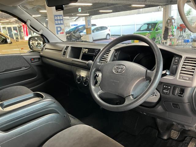 ハイエースワゴン グランドキャビン　ハイルーフ　４ＷＤ　１０人乗り　Ｗエアコン　電格ミラー　イージークローザードア　小窓　ドラレコ　キーレス（22枚目）