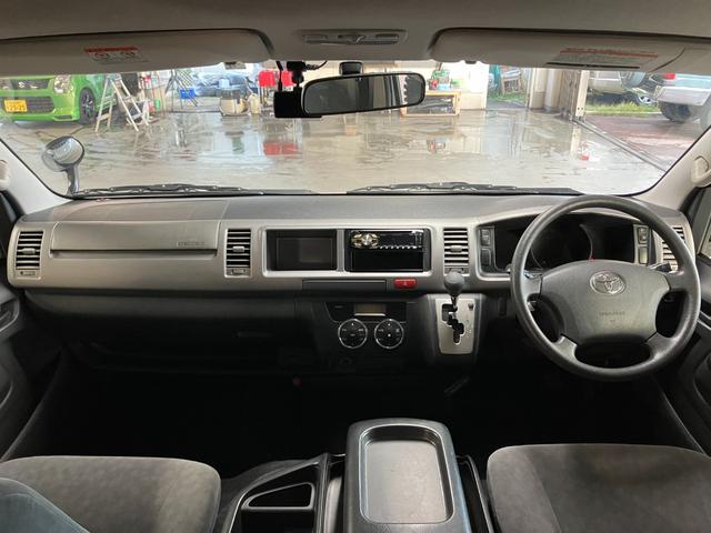 ハイエースワゴン グランドキャビン　ハイルーフ　４ＷＤ　１０人乗り　Ｗエアコン　電格ミラー　イージークローザードア　小窓　ドラレコ　キーレス（23枚目）