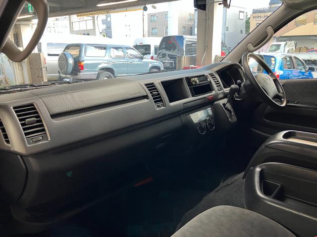 ハイエースワゴン グランドキャビン　ハイルーフ　４ＷＤ　１０人乗り　Ｗエアコン　電格ミラー　イージークローザードア　小窓　ドラレコ　キーレス（24枚目）