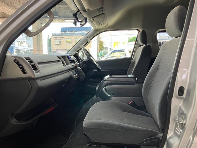 ハイエースワゴン グランドキャビン　ハイルーフ　４ＷＤ　１０人乗り　Ｗエアコン　電格ミラー　イージークローザードア　小窓　ドラレコ　キーレス（37枚目）