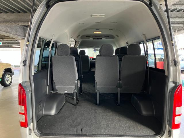ハイエースワゴン グランドキャビン　ハイルーフ　４ＷＤ　１０人乗り　Ｗエアコン　電格ミラー　イージークローザードア　小窓　ドラレコ　キーレス（52枚目）