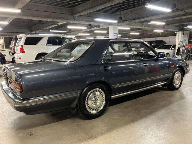 セドリック・シーマ タイプＩＩリミテッド　Ｖ６ターボエンジン　フルノーマル車　エアサスペンション　純正１５インチＡＷ　ドアミラーワイパー　運転席　助手席パワーシート　クルーズコントロール　オートライト　保証書（10枚目）