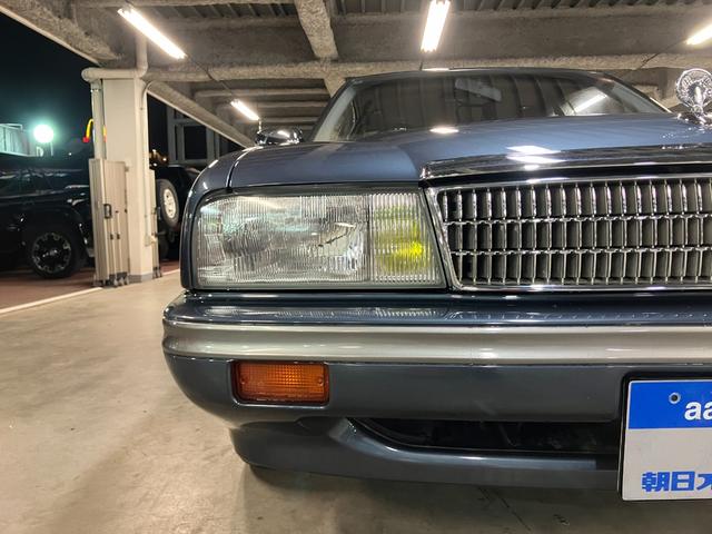 セドリック・シーマ タイプＩＩリミテッド　Ｖ６ターボエンジン　フルノーマル車　エアサスペンション　純正１５インチＡＷ　ドアミラーワイパー　運転席　助手席パワーシート　クルーズコントロール　オートライト　保証書（17枚目）