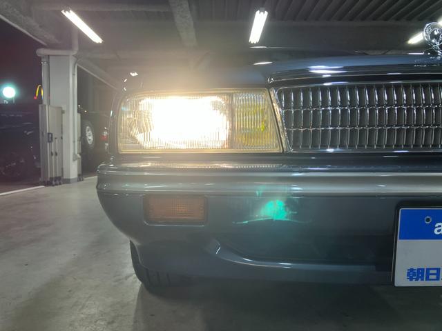 セドリック・シーマ タイプＩＩリミテッド　Ｖ６ターボエンジン　フルノーマル車　エアサスペンション　純正１５インチＡＷ　ドアミラーワイパー　運転席　助手席パワーシート　クルーズコントロール　オートライト　保証書（19枚目）