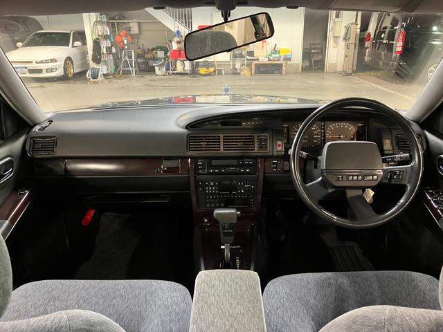 セドリック・シーマ タイプＩＩリミテッド　Ｖ６ターボエンジン　フルノーマル車　エアサスペンション　純正１５インチＡＷ　ドアミラーワイパー　運転席　助手席パワーシート　クルーズコントロール　オートライト　保証書（26枚目）