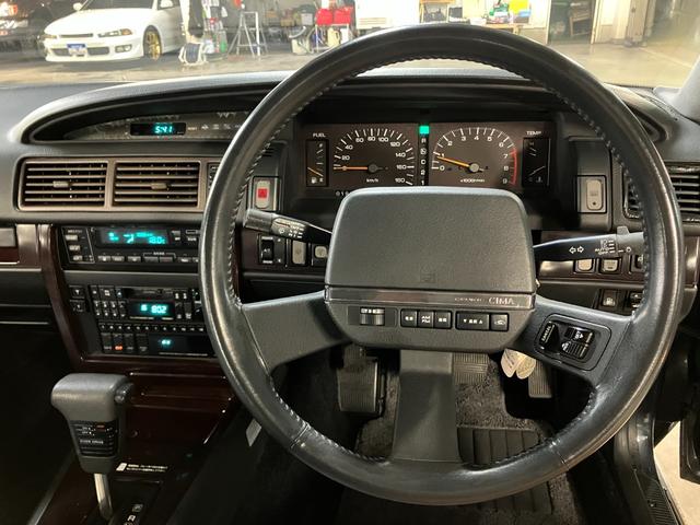 セドリック・シーマ タイプＩＩリミテッド　Ｖ６ターボエンジン　フルノーマル車　エアサスペンション　純正１５インチＡＷ　ドアミラーワイパー　運転席　助手席パワーシート　クルーズコントロール　オートライト　保証書（28枚目）