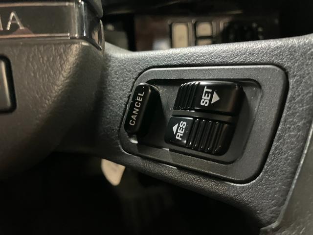 セドリック・シーマ タイプＩＩリミテッド　Ｖ６ターボエンジン　フルノーマル車　エアサスペンション　純正１５インチＡＷ　ドアミラーワイパー　運転席　助手席パワーシート　クルーズコントロール　オートライト　保証書（30枚目）