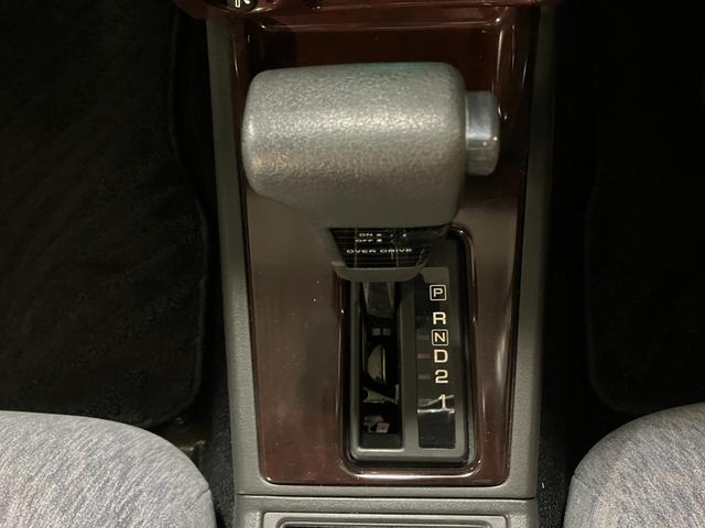 セドリック・シーマ タイプＩＩリミテッド　Ｖ６ターボエンジン　フルノーマル車　エアサスペンション　純正１５インチＡＷ　ドアミラーワイパー　運転席　助手席パワーシート　クルーズコントロール　オートライト　保証書（35枚目）