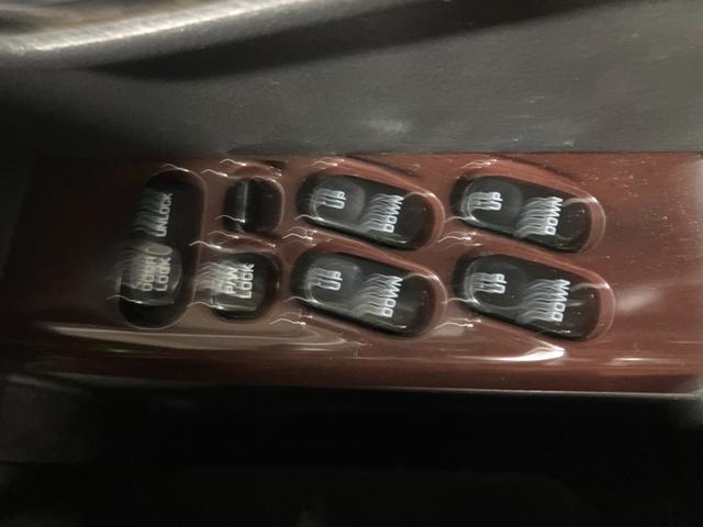 セドリック・シーマ タイプＩＩリミテッド　Ｖ６ターボエンジン　フルノーマル車　エアサスペンション　純正１５インチＡＷ　ドアミラーワイパー　運転席　助手席パワーシート　クルーズコントロール　オートライト　保証書（37枚目）