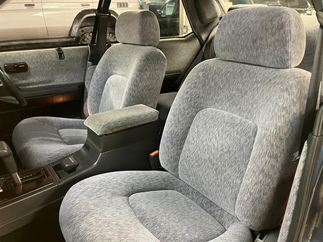 セドリック・シーマ タイプＩＩリミテッド　Ｖ６ターボエンジン　フルノーマル車　エアサスペンション　純正１５インチＡＷ　ドアミラーワイパー　運転席　助手席パワーシート　クルーズコントロール　オートライト　保証書（48枚目）