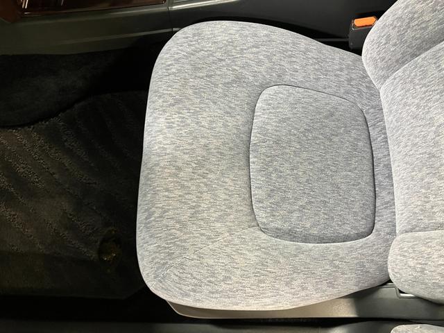 セドリック・シーマ タイプＩＩリミテッド　Ｖ６ターボエンジン　フルノーマル車　エアサスペンション　純正１５インチＡＷ　ドアミラーワイパー　運転席　助手席パワーシート　クルーズコントロール　オートライト　保証書（49枚目）