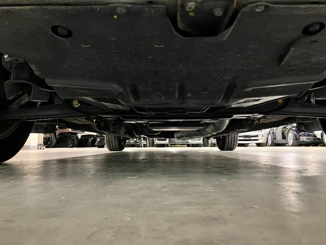 セドリック・シーマ タイプＩＩリミテッド　Ｖ６ターボエンジン　フルノーマル車　エアサスペンション　純正１５インチＡＷ　ドアミラーワイパー　運転席　助手席パワーシート　クルーズコントロール　オートライト　保証書（63枚目）