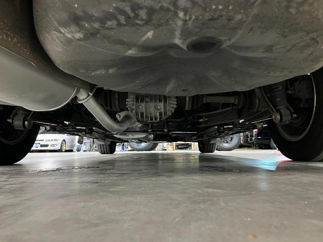 セドリック・シーマ タイプＩＩリミテッド　Ｖ６ターボエンジン　フルノーマル車　エアサスペンション　純正１５インチＡＷ　ドアミラーワイパー　運転席　助手席パワーシート　クルーズコントロール　オートライト　保証書（64枚目）