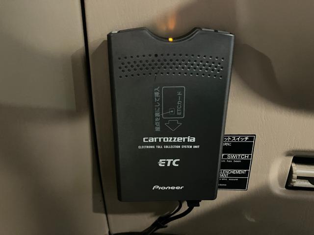 ランドクルーザー100 VXリミテッド カーキ全塗装済 丸目ヘッド換装 DEAN16インチAW TOYOオープンカントリーMTタイヤ TOYOTAグリル サイドステップ ウッドコンビステア SDナビTVバックカメラ シートカバー キーレス(37枚目)