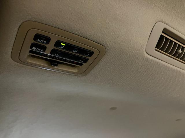 ランドクルーザー100 VXリミテッド カーキ全塗装済 丸目ヘッド換装 DEAN16インチAW TOYOオープンカントリーMTタイヤ TOYOTAグリル サイドステップ ウッドコンビステア SDナビTVバックカメラ シートカバー キーレス(60枚目)