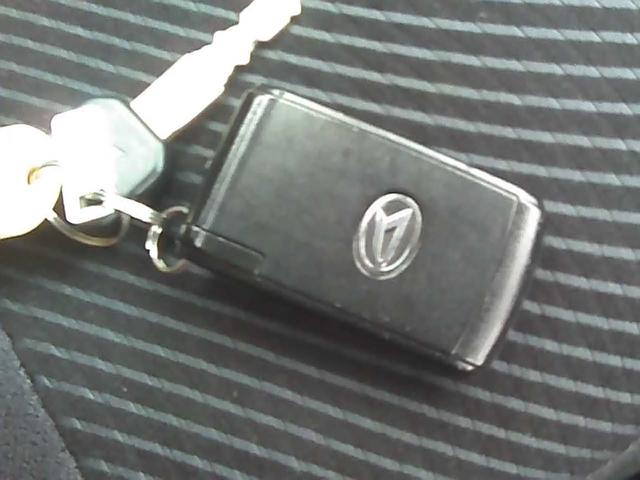 ドライブレコーダー　ＥＴＣ　キーフリーシステム　ＨＩＤヘッドライト　ＦＯＧ　ウインカーミラー　ドアバイザー　リアスポイラー　社外１４インチアルミホイール　ｗエアバック　オートエアコン　ＡＢＳ