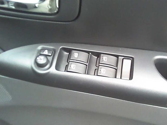 ドライブレコーダー　ＥＴＣ　キーフリーシステム　ＨＩＤヘッドライト　ＦＯＧ　ウインカーミラー　ドアバイザー　リアスポイラー　社外１４インチアルミホイール　ｗエアバック　オートエアコン　ＡＢＳ