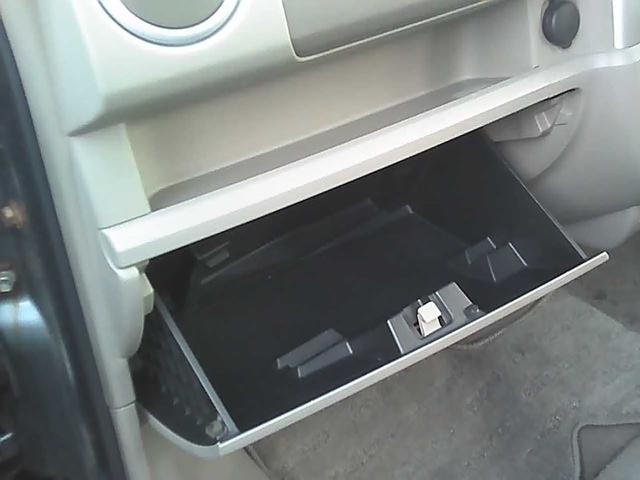 社外ナビゲーション　フルセグＴＶ　ＥＴＣ　両側パワースライドドア　ユーザー買取車　純正１４インチアルミホイール　ドアバイザー　プライバシーガラス　ｗエアバック　オートステップ　ＡＢＳ　電動格納ミラー