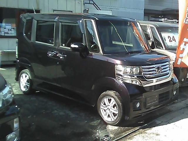 Ｎ－ＢＯＸカスタム Ｇ・Ｌパッケージ　社外ナビゲーション　ワンセグＴＶ　ＥＴＣ　スマートキー　純正１４インチアルミホイール　エアロパーツ　両側スライドドア　片側パワースライドドア　リアスポイラー　ドアバイザー　ウインカーミラー　ＡＢＳ（5枚目）