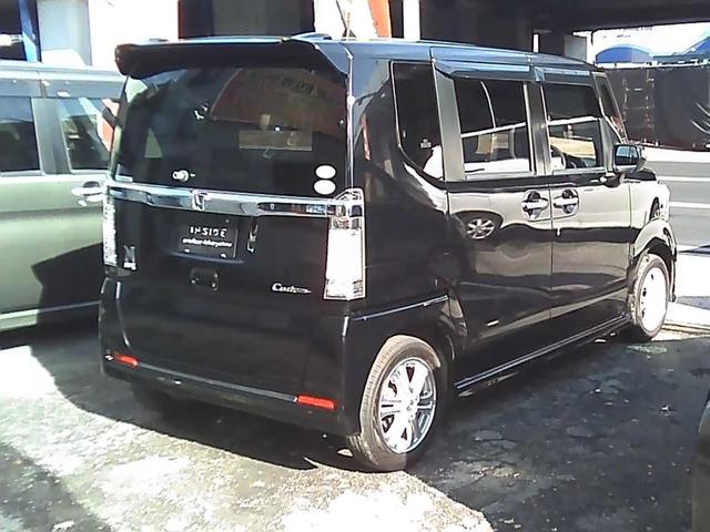 Ｎ－ＢＯＸカスタム Ｇ・Ｌパッケージ　社外ナビゲーション　ワンセグＴＶ　ＥＴＣ　スマートキー　純正１４インチアルミホイール　エアロパーツ　両側スライドドア　片側パワースライドドア　リアスポイラー　ドアバイザー　ウインカーミラー　ＡＢＳ（9枚目）