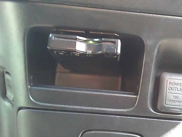 Ｎ－ＢＯＸカスタム Ｇ・Ｌパッケージ　社外ナビゲーション　ワンセグＴＶ　ＥＴＣ　スマートキー　純正１４インチアルミホイール　エアロパーツ　両側スライドドア　片側パワースライドドア　リアスポイラー　ドアバイザー　ウインカーミラー　ＡＢＳ（18枚目）