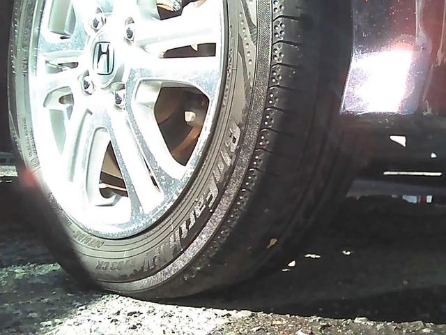 Ｎ－ＢＯＸカスタム Ｇ・Ｌパッケージ　社外ナビゲーション　ワンセグＴＶ　ＥＴＣ　スマートキー　純正１４インチアルミホイール　エアロパーツ　両側スライドドア　片側パワースライドドア　リアスポイラー　ドアバイザー　ウインカーミラー　ＡＢＳ（25枚目）