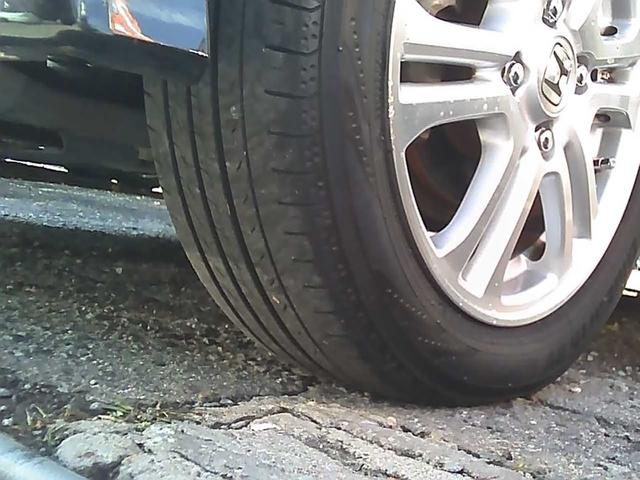 Ｎ－ＢＯＸカスタム Ｇ・Ｌパッケージ　社外ナビゲーション　ワンセグＴＶ　ＥＴＣ　スマートキー　純正１４インチアルミホイール　エアロパーツ　両側スライドドア　片側パワースライドドア　リアスポイラー　ドアバイザー　ウインカーミラー　ＡＢＳ（32枚目）