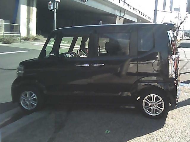 Ｎ－ＢＯＸカスタム Ｇ・Ｌパッケージ　社外ナビゲーション　ワンセグＴＶ　ＥＴＣ　スマートキー　純正１４インチアルミホイール　エアロパーツ　両側スライドドア　片側パワースライドドア　リアスポイラー　ドアバイザー　ウインカーミラー　ＡＢＳ（42枚目）