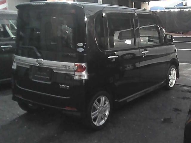 タント カスタムＲＳ　社外ナビゲーション　フルセグＴＶ　ＥＴＣ　ターボ搭載　片側パワースライドドア　ＨＩＤヘッドライト　エアロパーツ　純正１５インチアルミホイール　ｗエアバック　ウインカーミラー　ＭＯＭＯハンドル（9枚目）