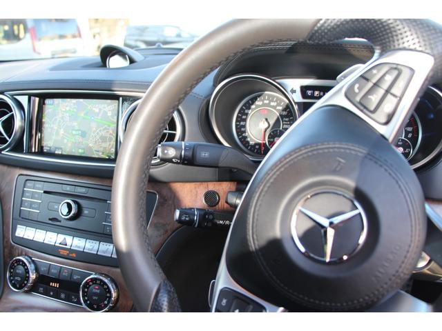 SL SL400グランドエディション 63AMG仕様スカイバリオルーフ/ハーマンカードンサウンド/ミシュランン/ETC/ドラレコ/茶黒シート/温冷シート/アイドリングストップ/クルコン/スペアキー/LEDライトバックカメラ/シートメモリー(26枚目)