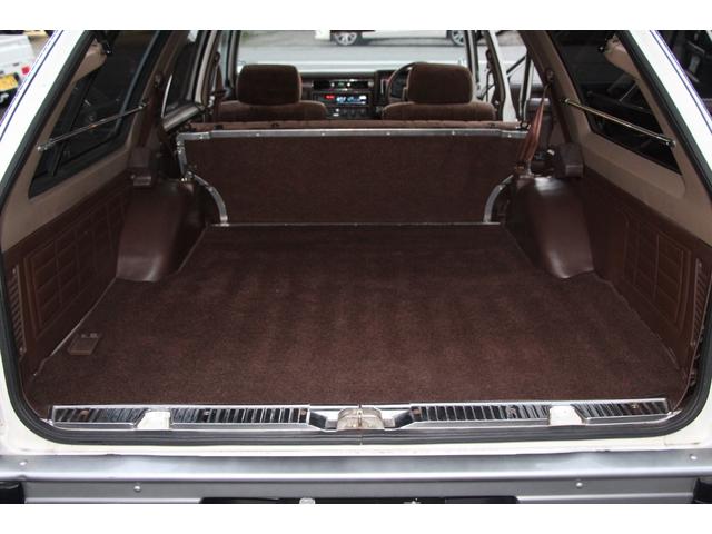 グロリアバン GL AT/5人乗り/ウッドデカール/社外15インチアルミホイール/ホワイトリボンタイヤ/ETC/CD/Bluetooth接続/フェンダーミラー/LEDヘッド/エアコン/パワーウィンドウ/ガソリン車/禁煙車(5枚目)