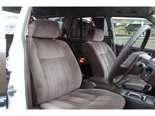 グロリアバン GL AT/5人乗り/ウッドデカール/社外15インチアルミホイール/ホワイトリボンタイヤ/ETC/CD/Bluetooth接続/フェンダーミラー/LEDヘッド/エアコン/パワーウィンドウ/ガソリン車/禁煙車(6枚目)