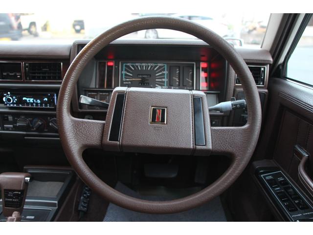 グロリアバン GL AT/5人乗り/ウッドデカール/社外15インチアルミホイール/ホワイトリボンタイヤ/ETC/CD/Bluetooth接続/フェンダーミラー/LEDヘッド/エアコン/パワーウィンドウ/ガソリン車/禁煙車(9枚目)