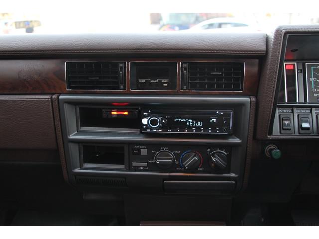 グロリアバン GL AT/5人乗り/ウッドデカール/社外15インチアルミホイール/ホワイトリボンタイヤ/ETC/CD/Bluetooth接続/フェンダーミラー/LEDヘッド/エアコン/パワーウィンドウ/ガソリン車/禁煙車(10枚目)