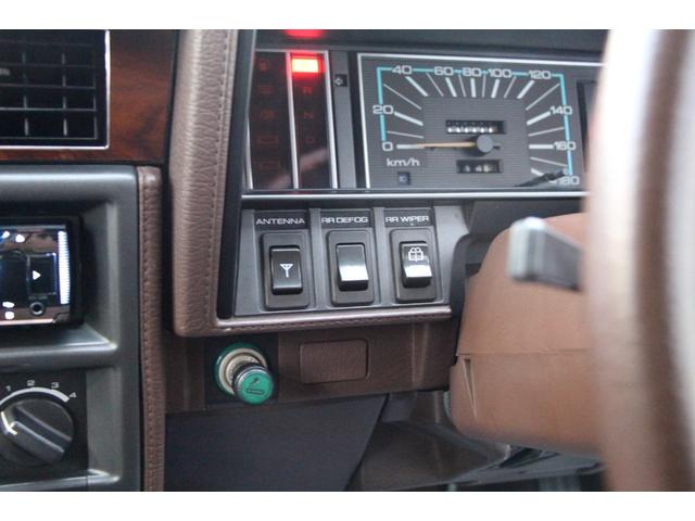 グロリアバン GL AT/5人乗り/ウッドデカール/社外15インチアルミホイール/ホワイトリボンタイヤ/ETC/CD/Bluetooth接続/フェンダーミラー/LEDヘッド/エアコン/パワーウィンドウ/ガソリン車/禁煙車(14枚目)