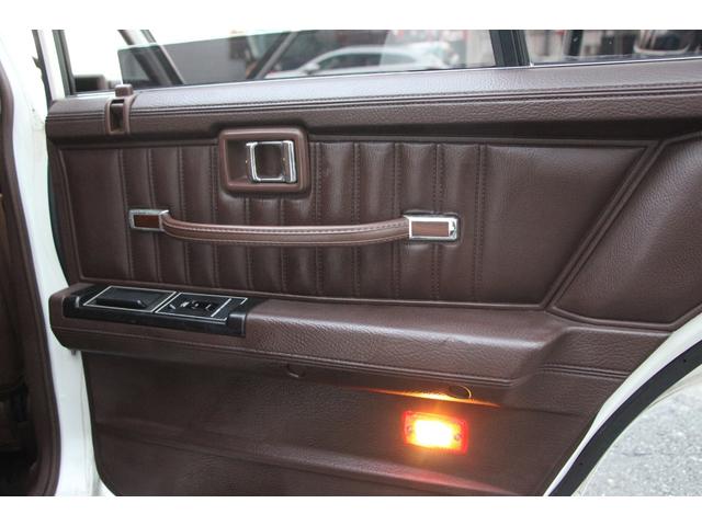 グロリアバン GL AT/5人乗り/ウッドデカール/社外15インチアルミホイール/ホワイトリボンタイヤ/ETC/CD/Bluetooth接続/フェンダーミラー/LEDヘッド/エアコン/パワーウィンドウ/ガソリン車/禁煙車(17枚目)