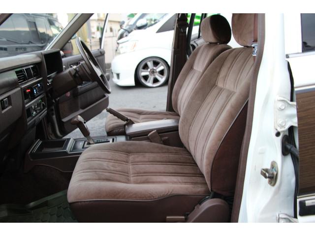 グロリアバン GL AT/5人乗り/ウッドデカール/社外15インチアルミホイール/ホワイトリボンタイヤ/ETC/CD/Bluetooth接続/フェンダーミラー/LEDヘッド/エアコン/パワーウィンドウ/ガソリン車/禁煙車(22枚目)